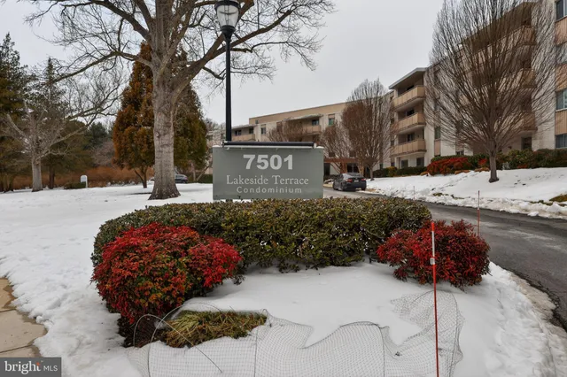$3,200 | 7505 Democracy Boulevard, Unit A, Bethesda, MD 20817