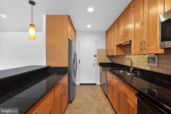 $3,050 | 7505 Democracy Boulevard, Unit 114, Bethesda, MD 20817