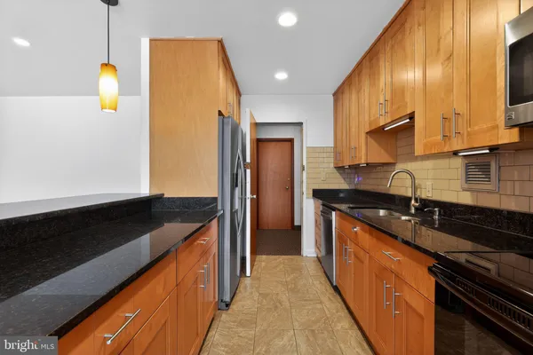 $3,050 | 7505 Democracy Boulevard, Unit 114, Bethesda, MD 20817