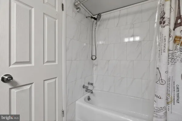 $3,050 | 7505 Democracy Boulevard, Unit 114, Bethesda, MD 20817