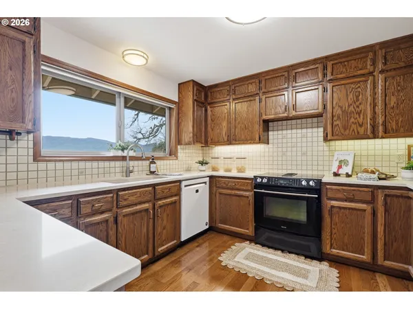 $1,100,000 | 49950 Northwest Mystic Drive, Forest Grove, OR 97116