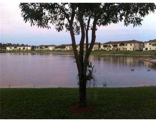 740 Imperial Lake Road West Palm Beach, FL 33413 - Photo 2 of 5 7401