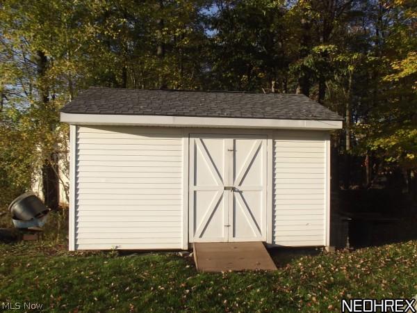 1278 Albright Mckay Road Southeast Hubbard, OH 44425 - Photo 7 of 13