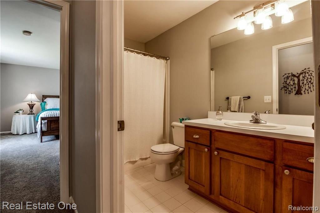1330 Park Ridge Pointe Grand Blanc, MI 48439 - Photo 12 of 24