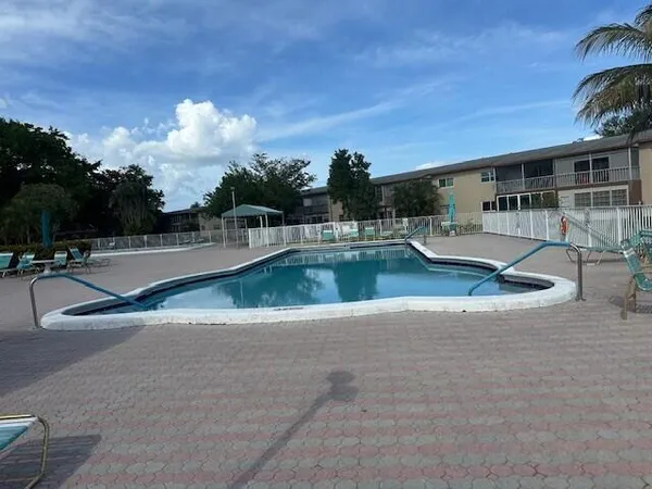 $1,400 | 7605 Northwest 5th Court, Unit 204, Margate, FL 33063