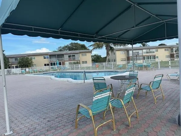 $1,400 | 7605 Northwest 5th Court, Unit 204, Margate, FL 33063