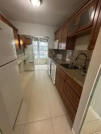 $1,400 | 7605 Northwest 5th Court, Unit 204, Margate, FL 33063