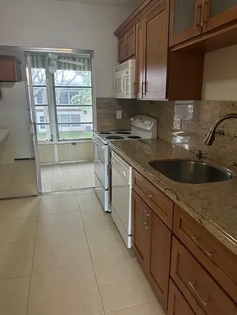 $1,400 | 7605 Northwest 5th Court, Unit 204, Margate, FL 33063