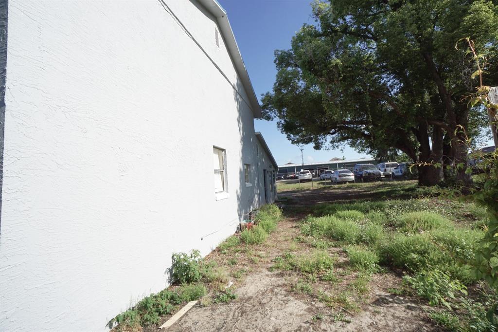 53 Bluff Lake Road Mascotte, FL 34753 - Photo 4 of 7