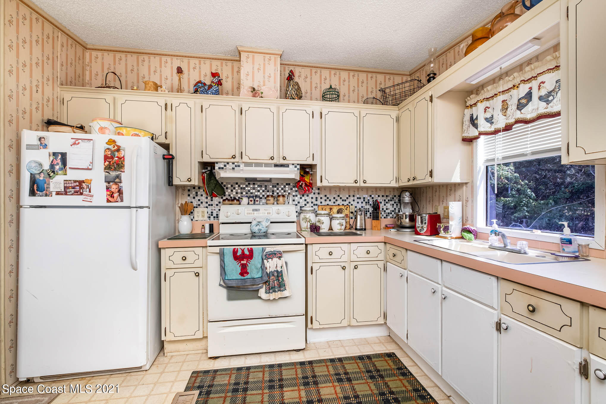 1965 Hammock Road Titusville, FL 32796 - Photo 4 of 17 Kitchen 1