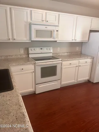 $1,150 | 704 Streamwood Drive, Jacksonville, NC 28546