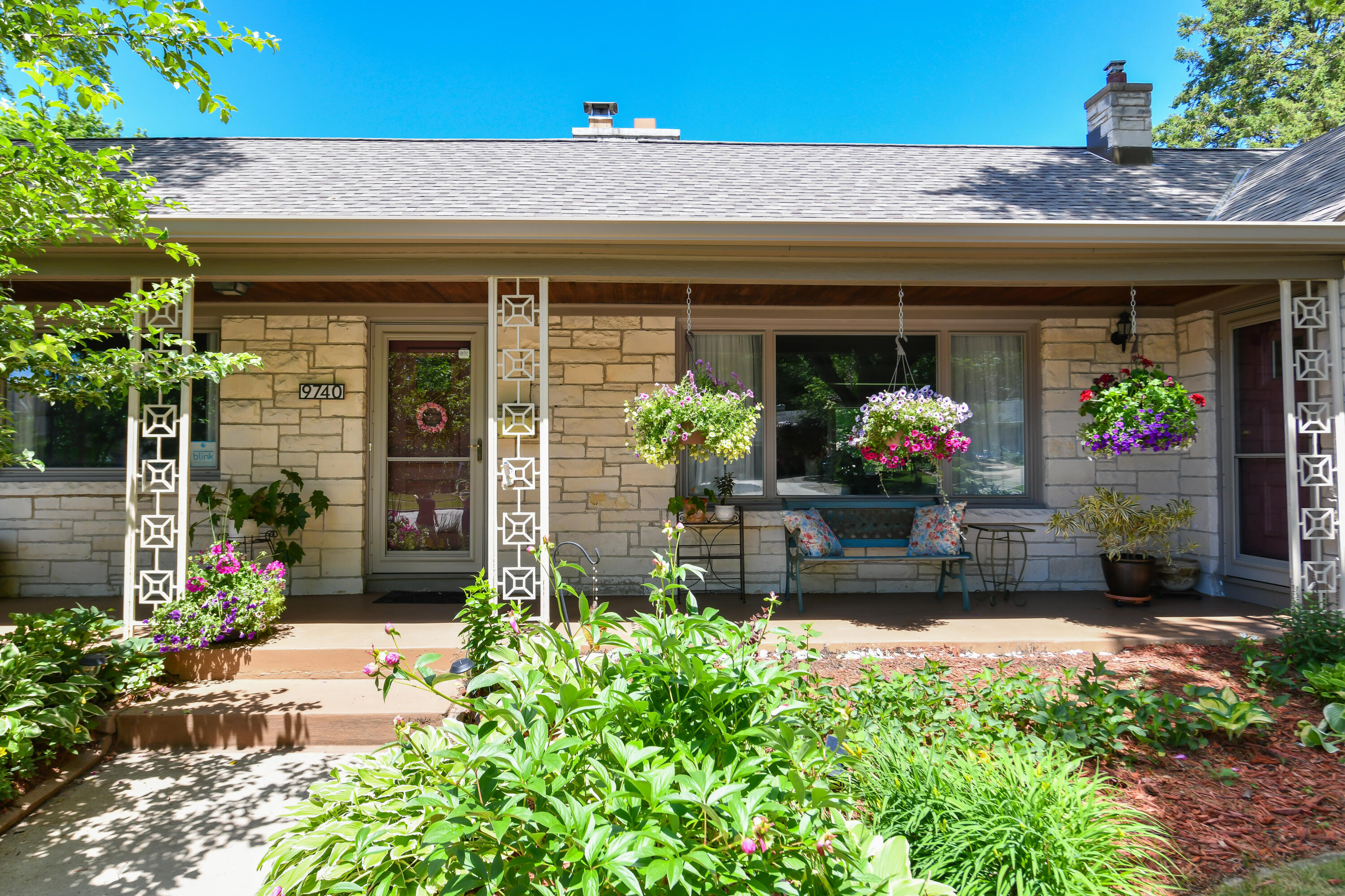 9740 West Center Street Milwaukee, WI 53222 - Photo 2 of 49 Great Front Porch
