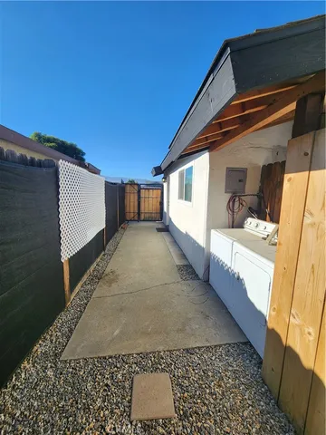 $2,000 | 3741 Windsong Street, Unit B, Corona, CA 92879