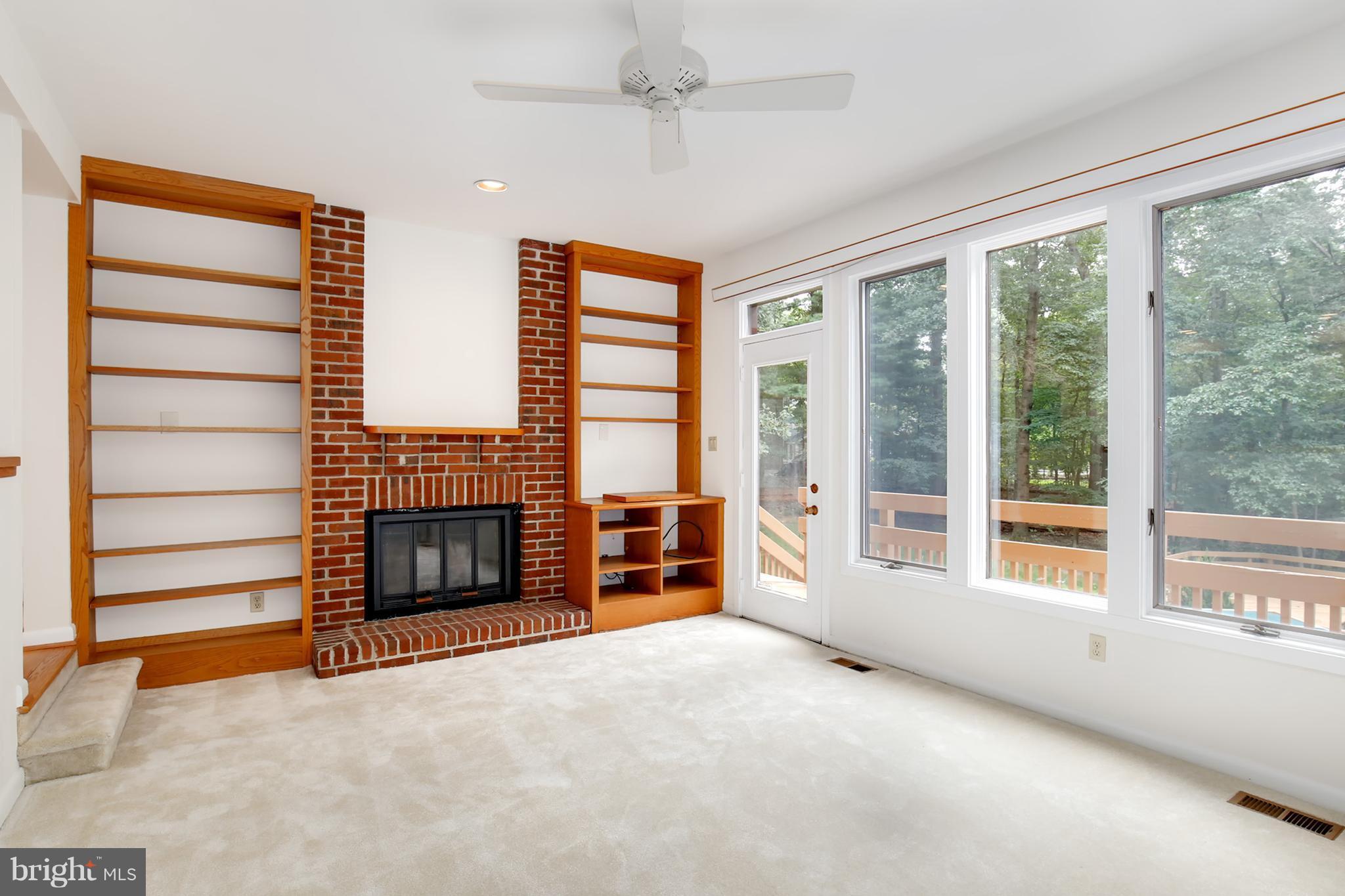 11923 State Rte 4707 Reston, VA 20191 - Photo 14 of 30 Family Room