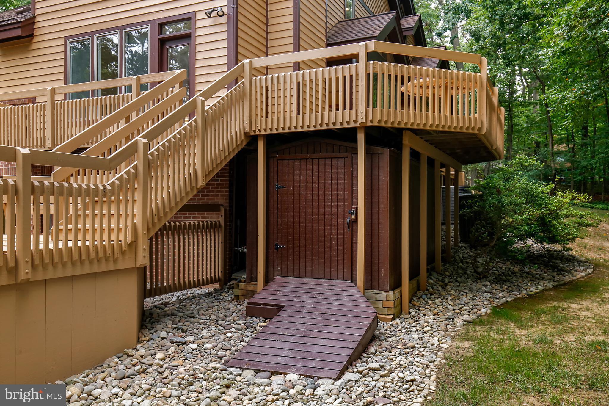 11923 State Rte 4707 Reston, VA 20191 - Photo 27 of 30 Exterior (Rear)