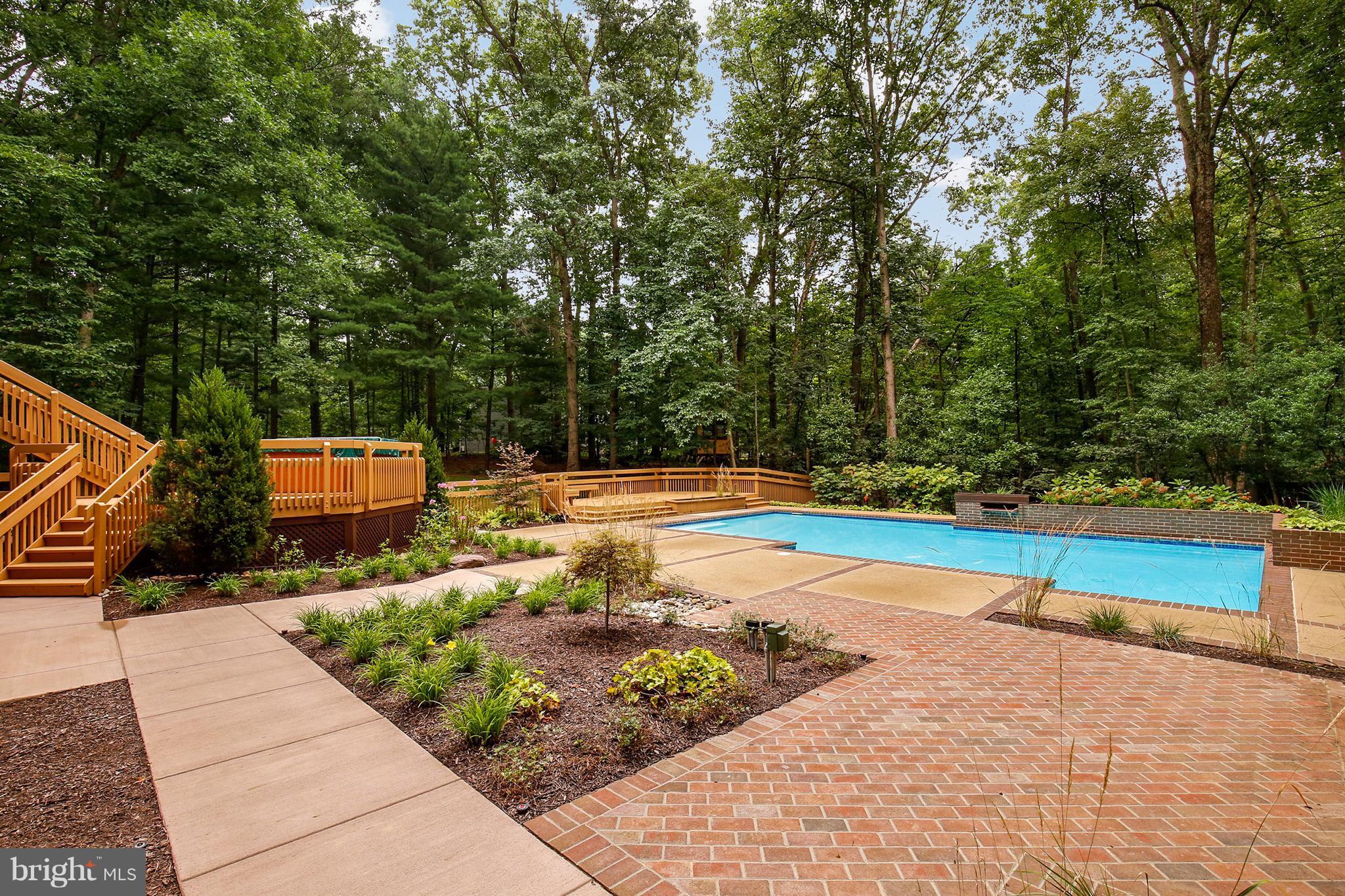 11923 State Rte 4707 Reston, VA 20191 - Photo 28 of 30 Exterior (Rear)