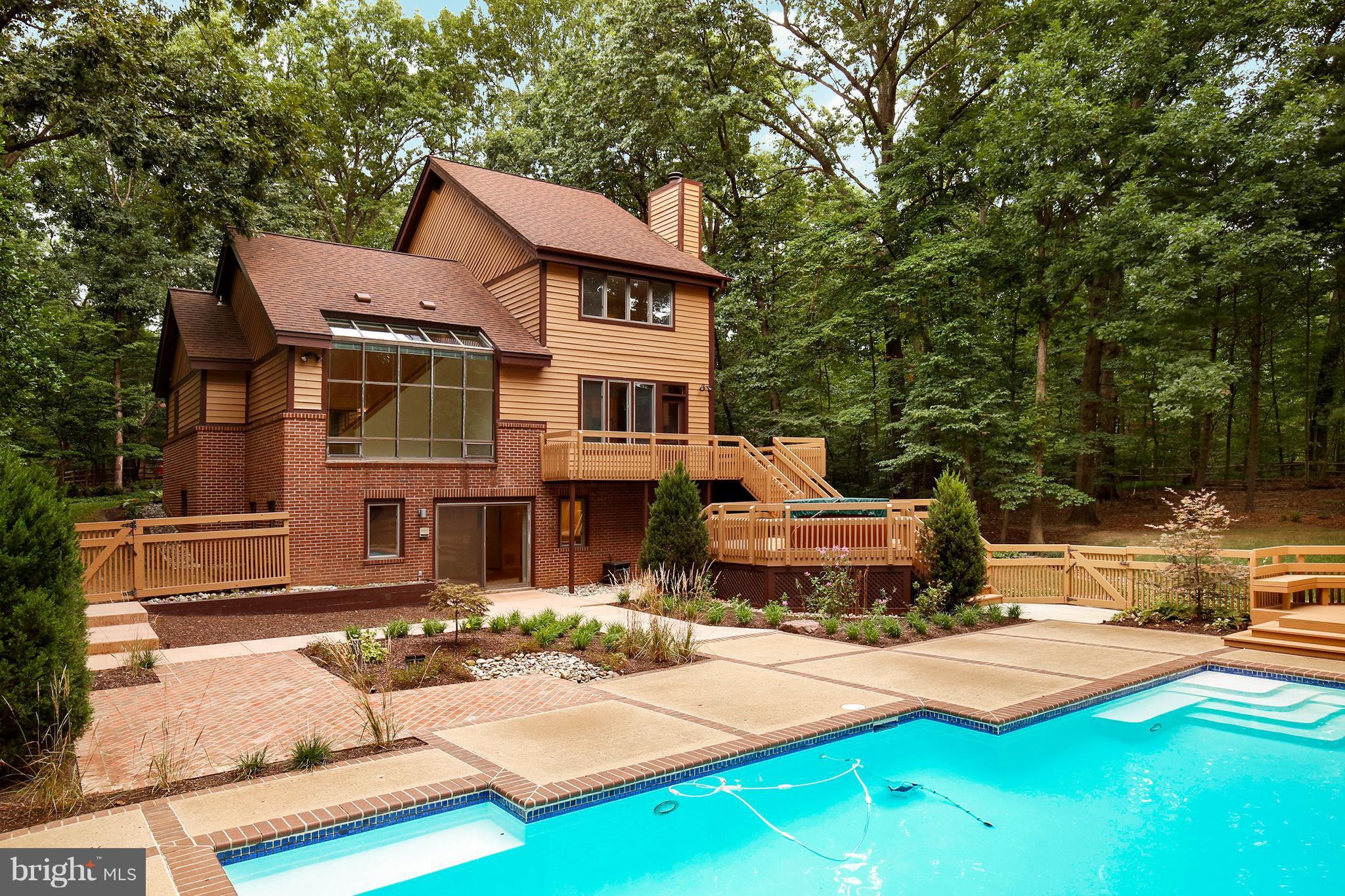 11923 State Rte 4707 Reston, VA 20191 - Photo 29 of 30 Exterior (Rear)
