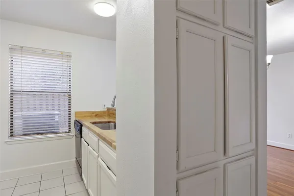 $1,850 | 28 Sawmill Grove Lane, The Woodlands, TX 77380