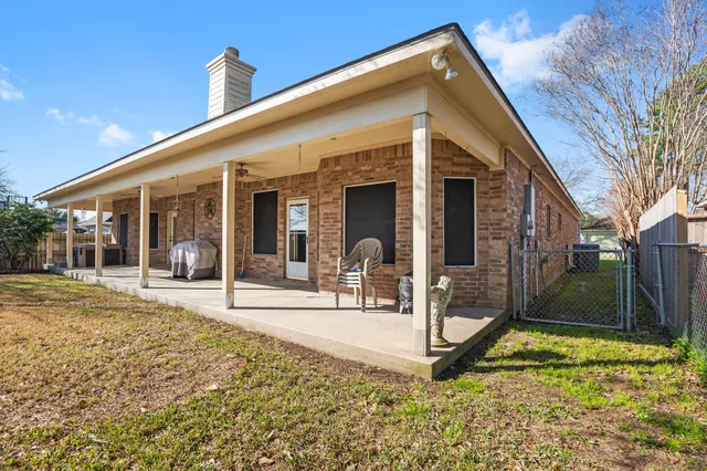 a view of a house with a outdoor space