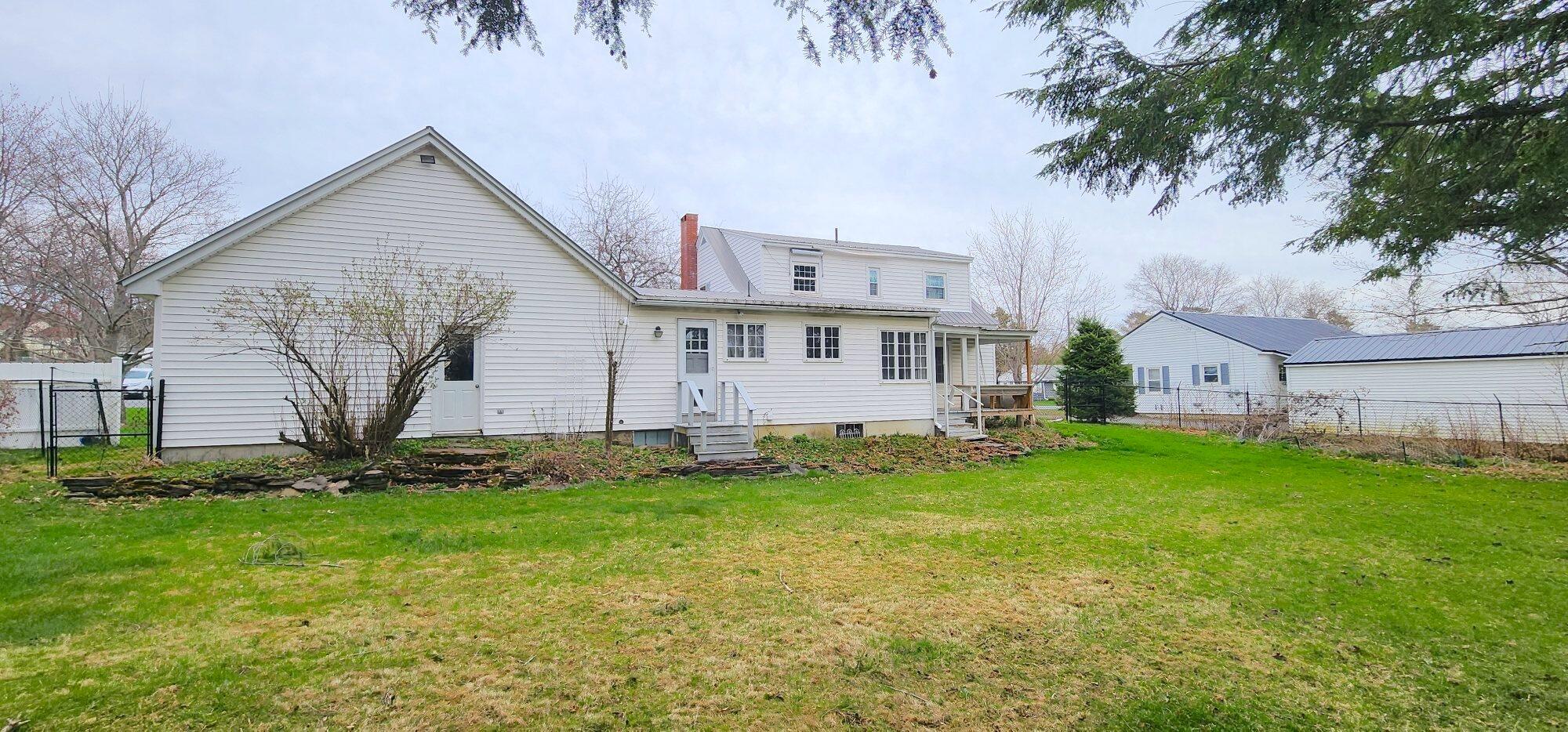 94 Barton Street Presque Isle, ME 04769 - Photo 5 of 62 20250507_165921