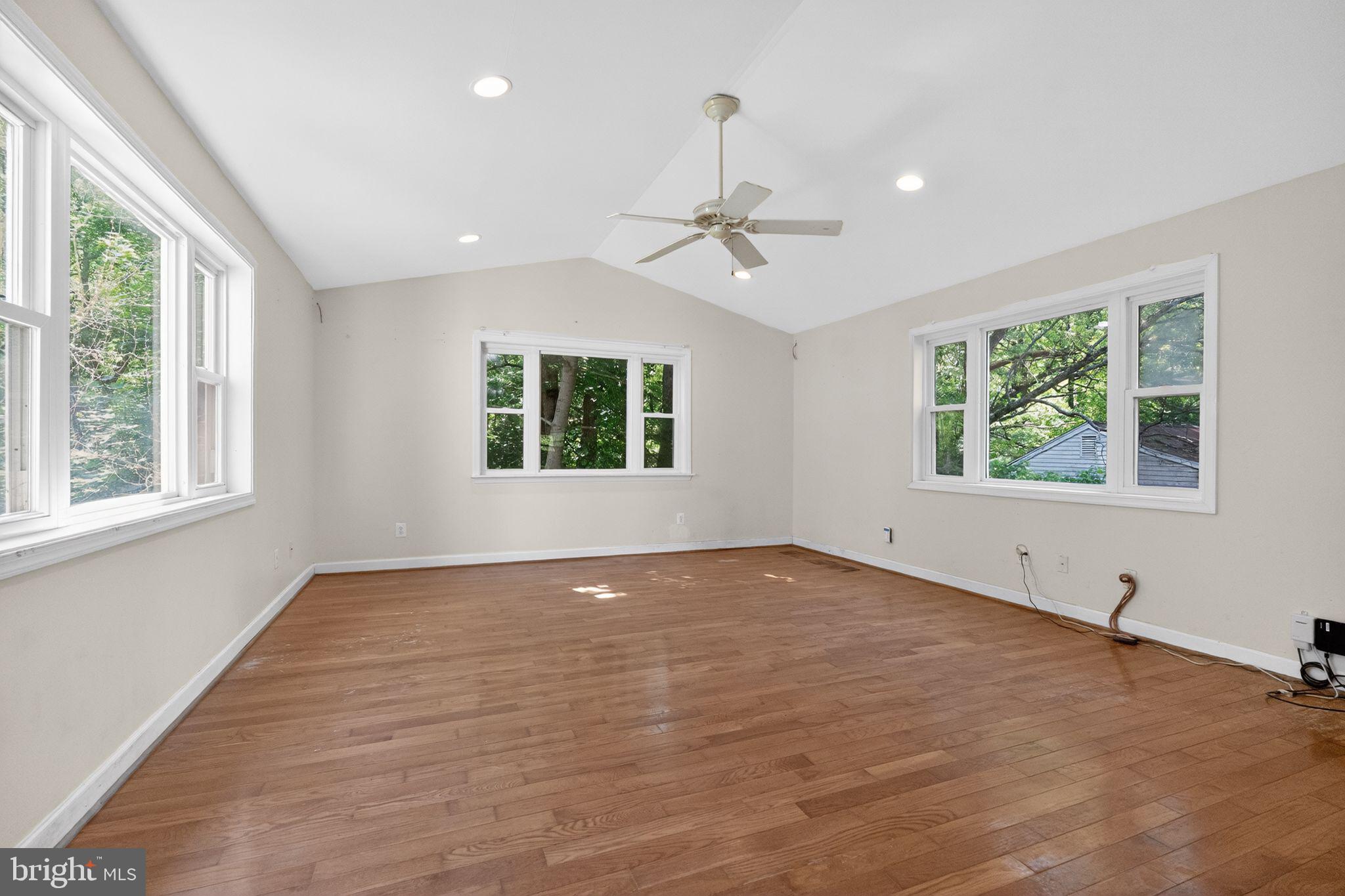 12000 Bethesda Church Road Damascus, MD 20872 - Photo 15 of 59 Modern family room