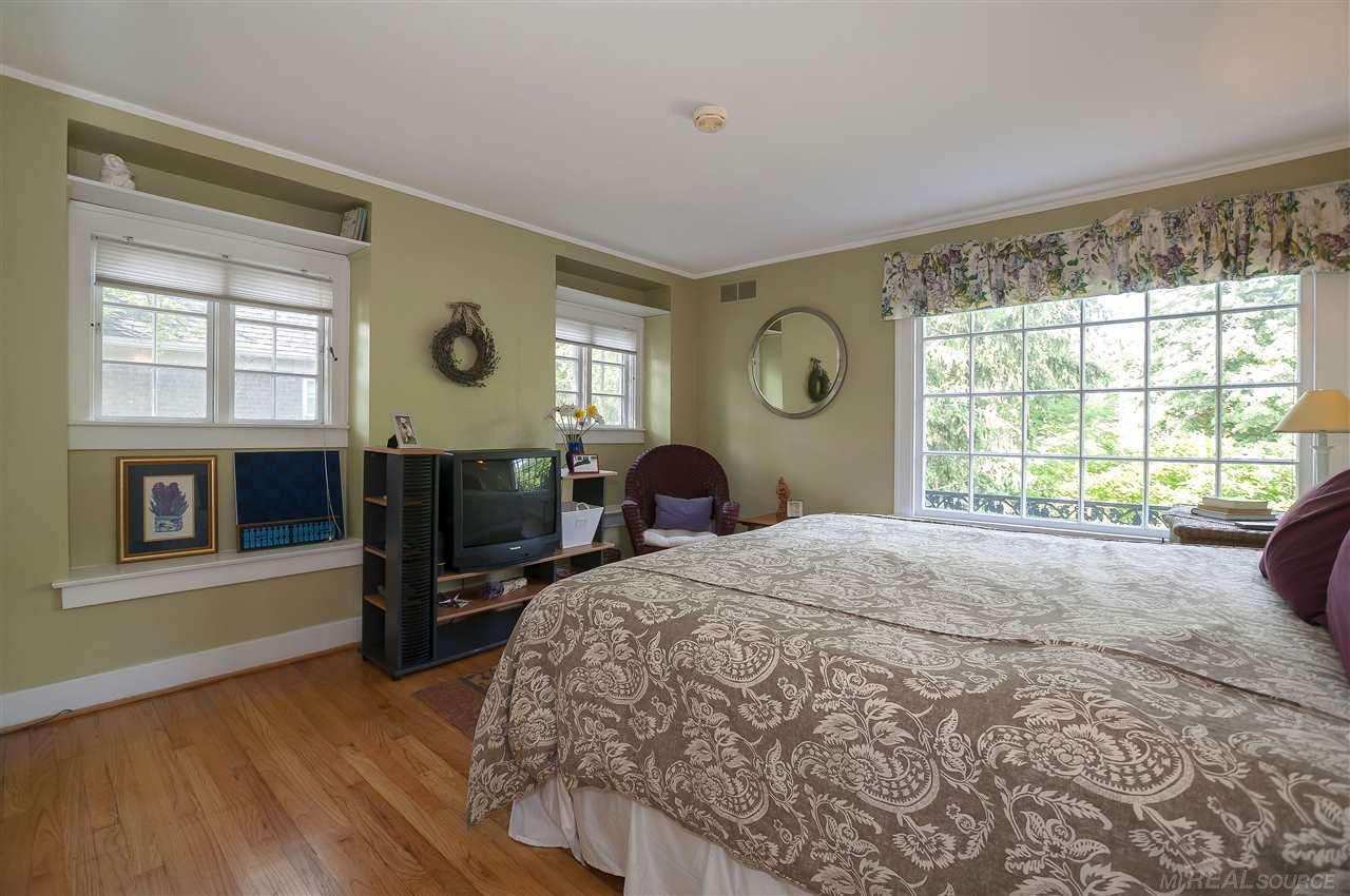 953 Lincoln Road Grosse Pointe, MI 48230 - Photo 19 of 32 31349669-18.JPG