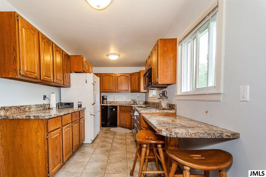 1076 Morrill Road Jackson, MI 49201 - Photo 2 of 17 Photo 2
