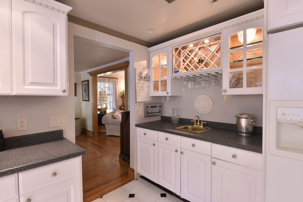 32 Pillings Pond Road Lynnfield, MA 01940 - Photo 15 of 30 Gallery Image 15