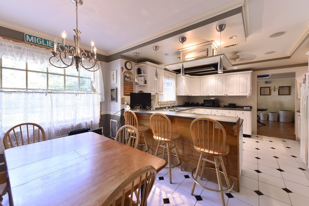 32 Pillings Pond Road Lynnfield, MA 01940 - Photo 17 of 30 Gallery Image 17