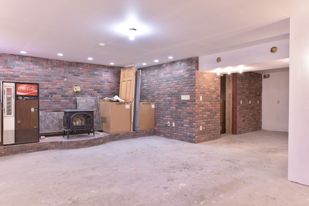 32 Pillings Pond Road Lynnfield, MA 01940 - Photo 29 of 30 Gallery Image 29