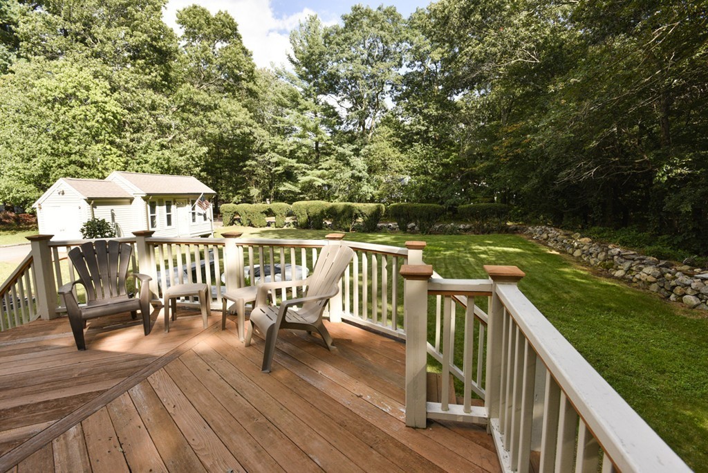 32 Pillings Pond Road Lynnfield, MA 01940 - Photo 9 of 30 Gallery Image 9