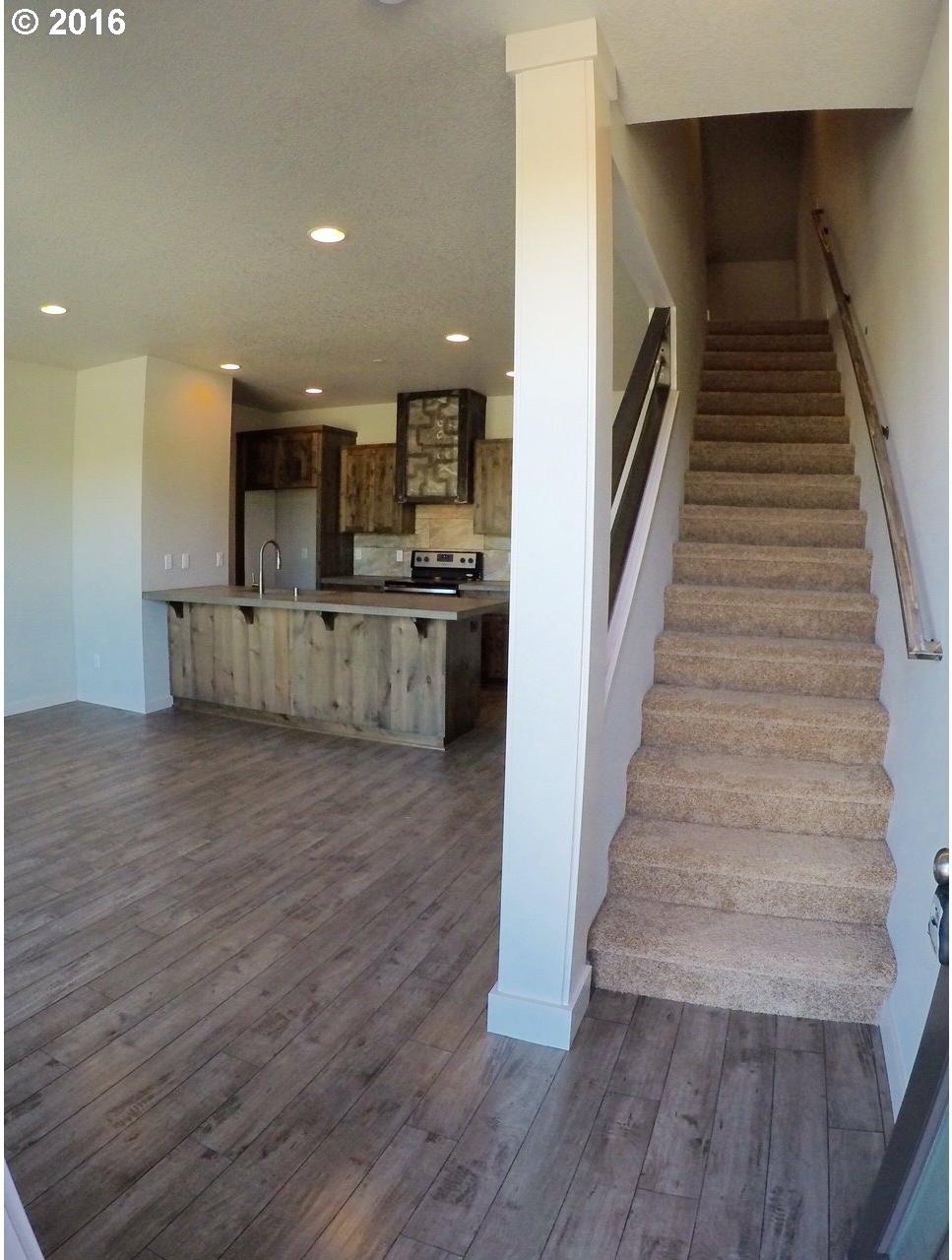 135 North 44th Place Ridgefield, WA 98642 - Photo 2 of 11 Gallery Image 2