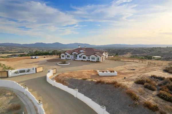 $2,999,999 | 42144 Citrus Heights Road, Temecula, CA 92592