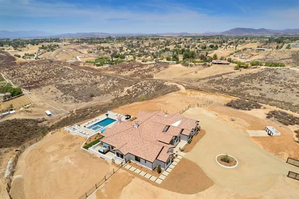 $2,999,999 | 42144 Citrus Heights Road, Temecula, CA 92592