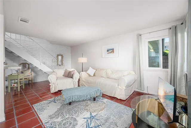 $550,000 | 16393 Del Oro Circle, Unit 123, Huntington Beach, CA 92649