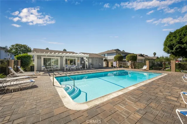 $550,000 | 16393 Del Oro Circle, Unit 123, Huntington Beach, CA 92649