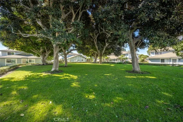 $550,000 | 16393 Del Oro Circle, Unit 123, Huntington Beach, CA 92649