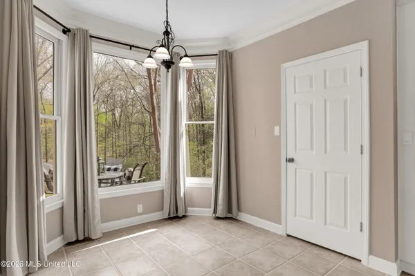 $425,000 | 6180 Rolling Hills Drive, Olive Branch, MS 38654