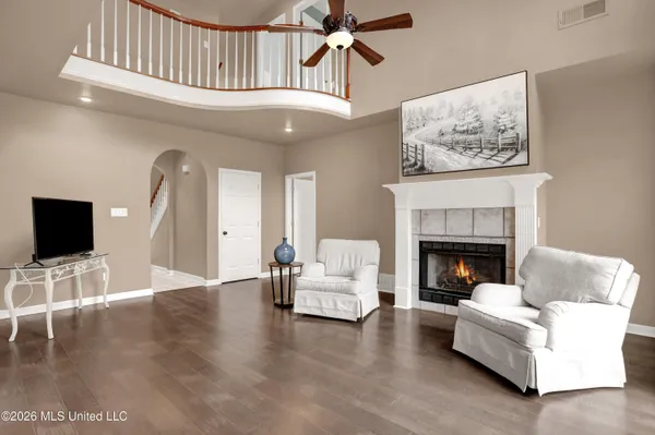 $425,000 | 6180 Rolling Hills Drive, Olive Branch, MS 38654