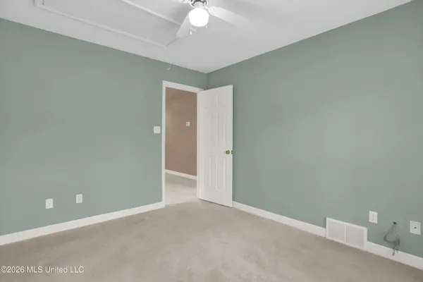 $425,000 | 6180 Rolling Hills Drive, Olive Branch, MS 38654