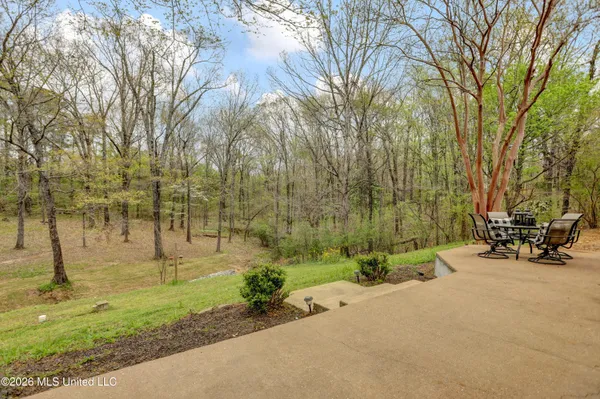 $425,000 | 6180 Rolling Hills Drive, Olive Branch, MS 38654