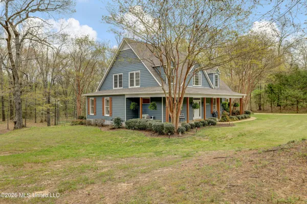 $425,000 | 6180 Rolling Hills Drive, Olive Branch, MS 38654