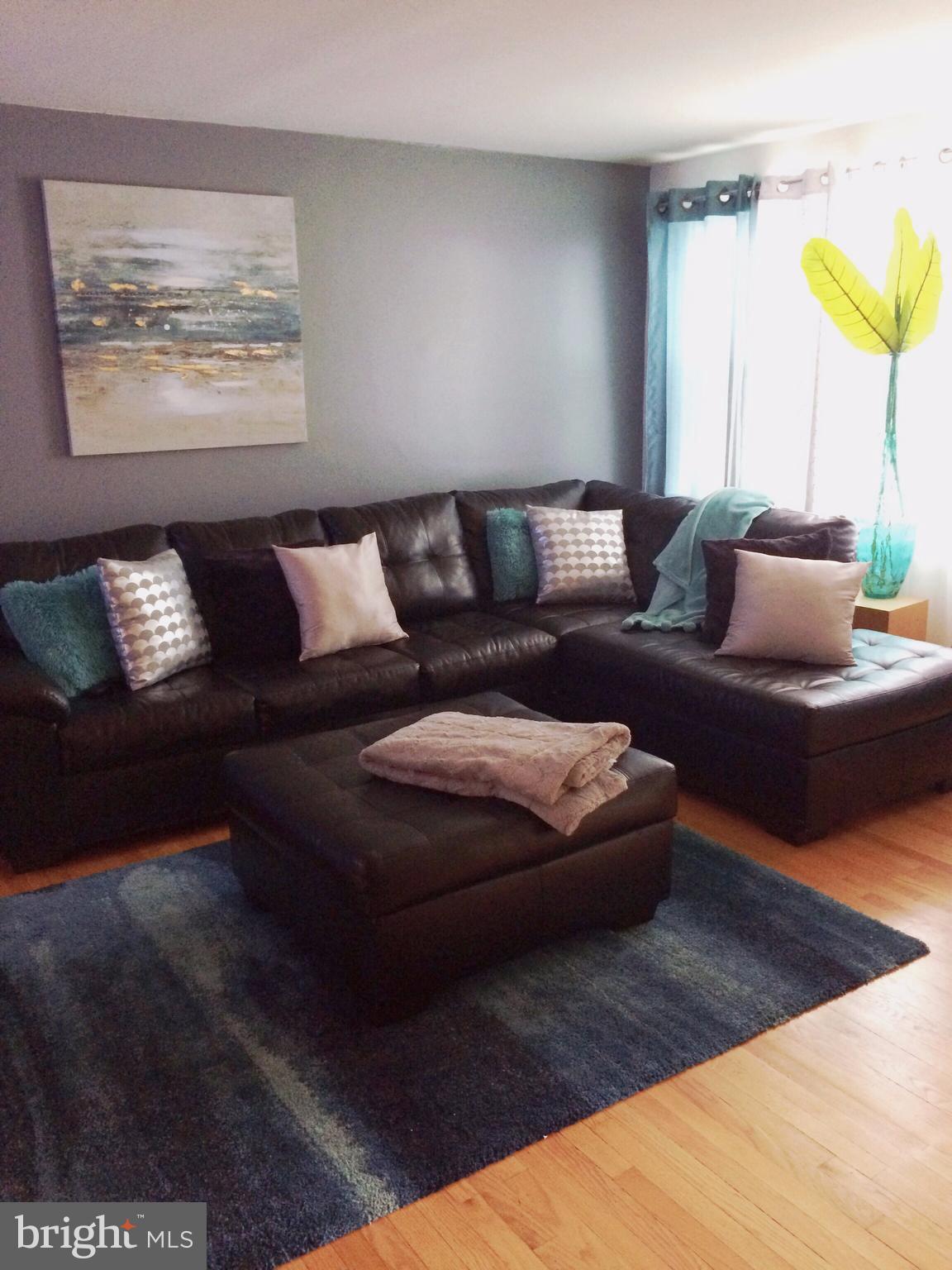 1522 Medford Road Baltimore, MD 21218 - Photo 3 of 13 Living Room