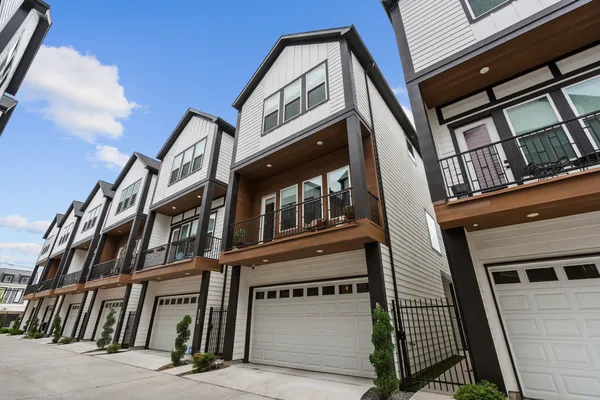 $3,200 | 857 Fisher Street, Unit F, Houston, TX 77018