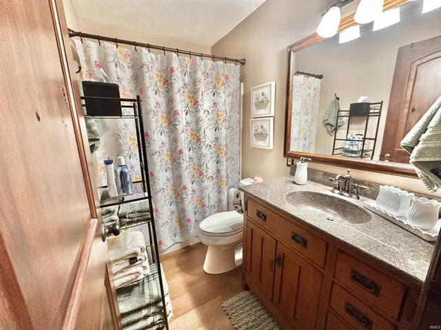 $399,900 | 1537 North Oakhill Drive, South Bend, IN 46637