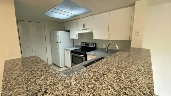 $2,200 | 5045 Wiles Road, Unit 205, Coconut Creek, FL 33073