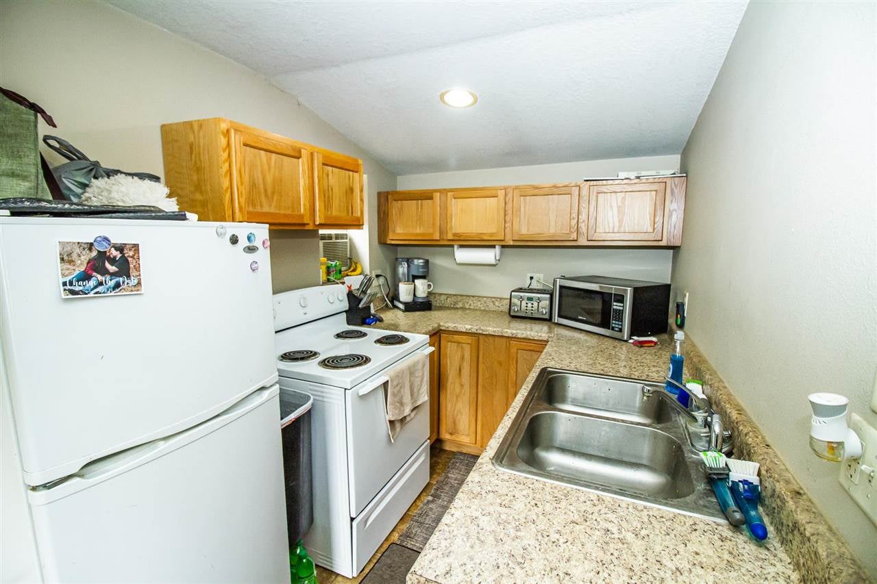 525 State Street Center Point, IA 52213 - Photo 9 of 17 Gallery Image 9