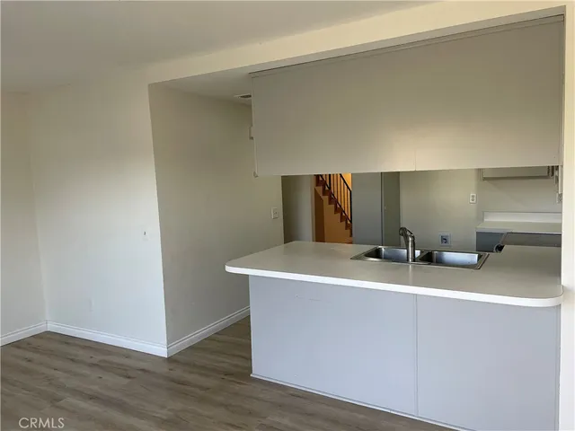 a room with two sink and a mirror