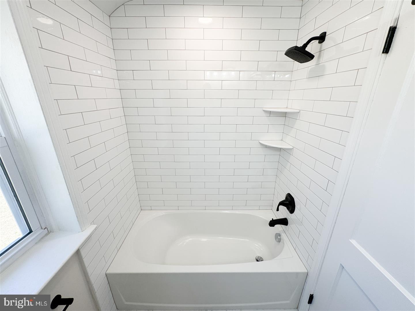 260 Gibbons Road Springfield, PA 19064 - Photo 22 of 31 a bathroom with a bathtub