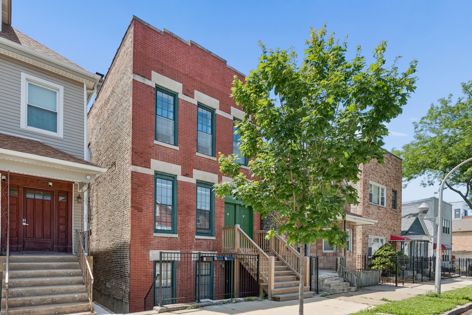 2946 South Loomis Street Chicago, IL 60608 - Photo 2 of 24